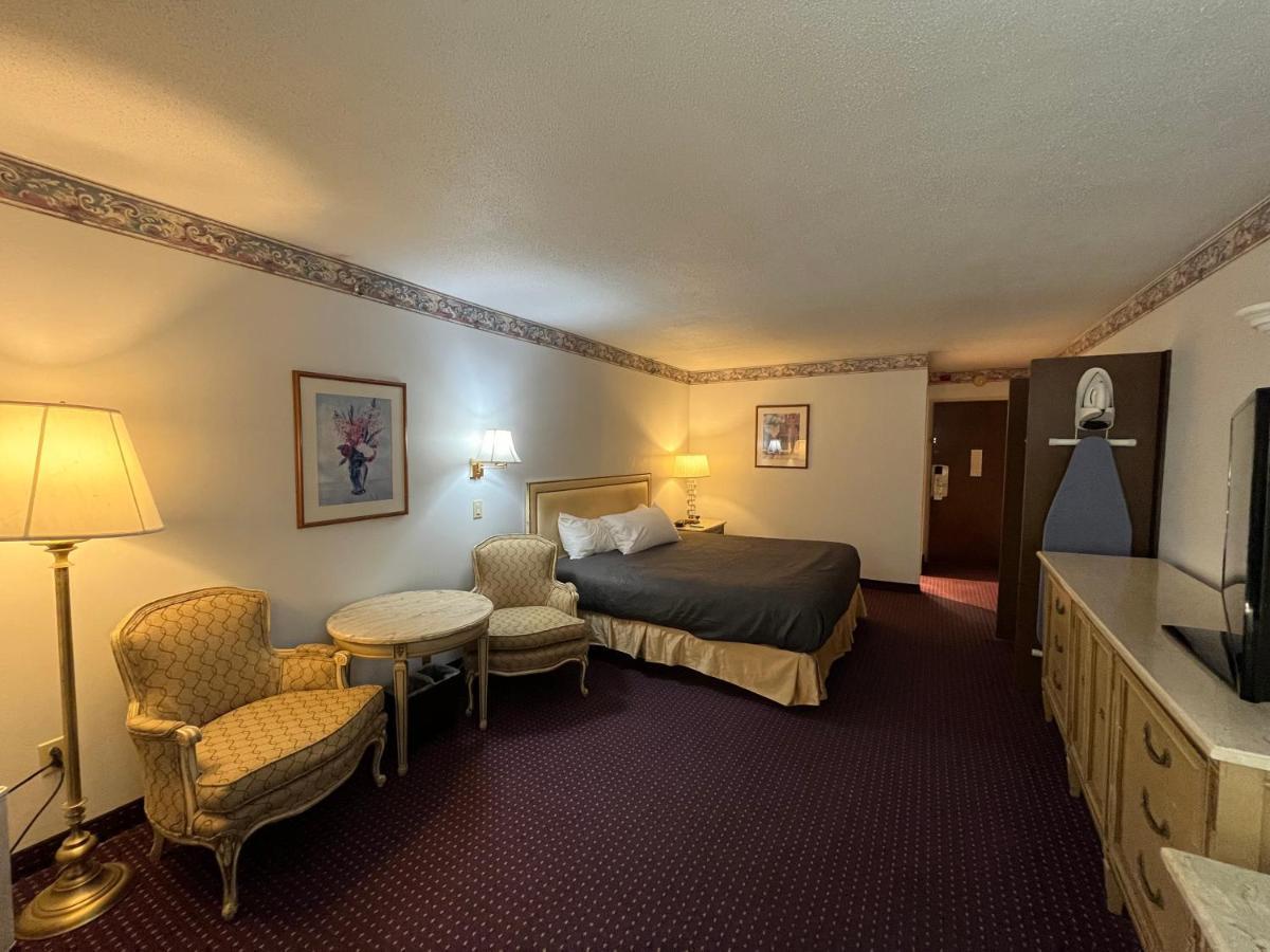 Presque Isle Hotel Exterior photo