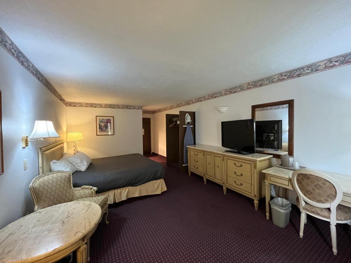 Presque Isle Hotel Exterior photo