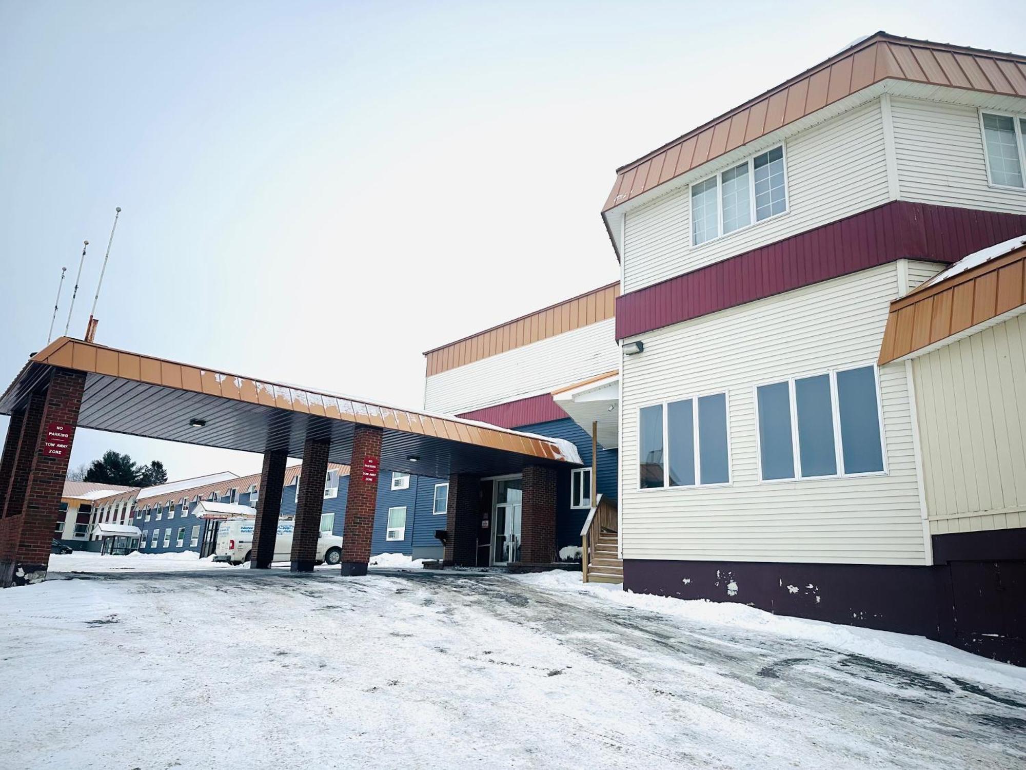 Presque Isle Hotel Exterior photo